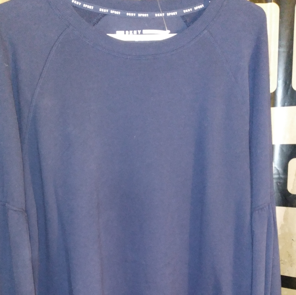 Bnwt DKNY sweater size med